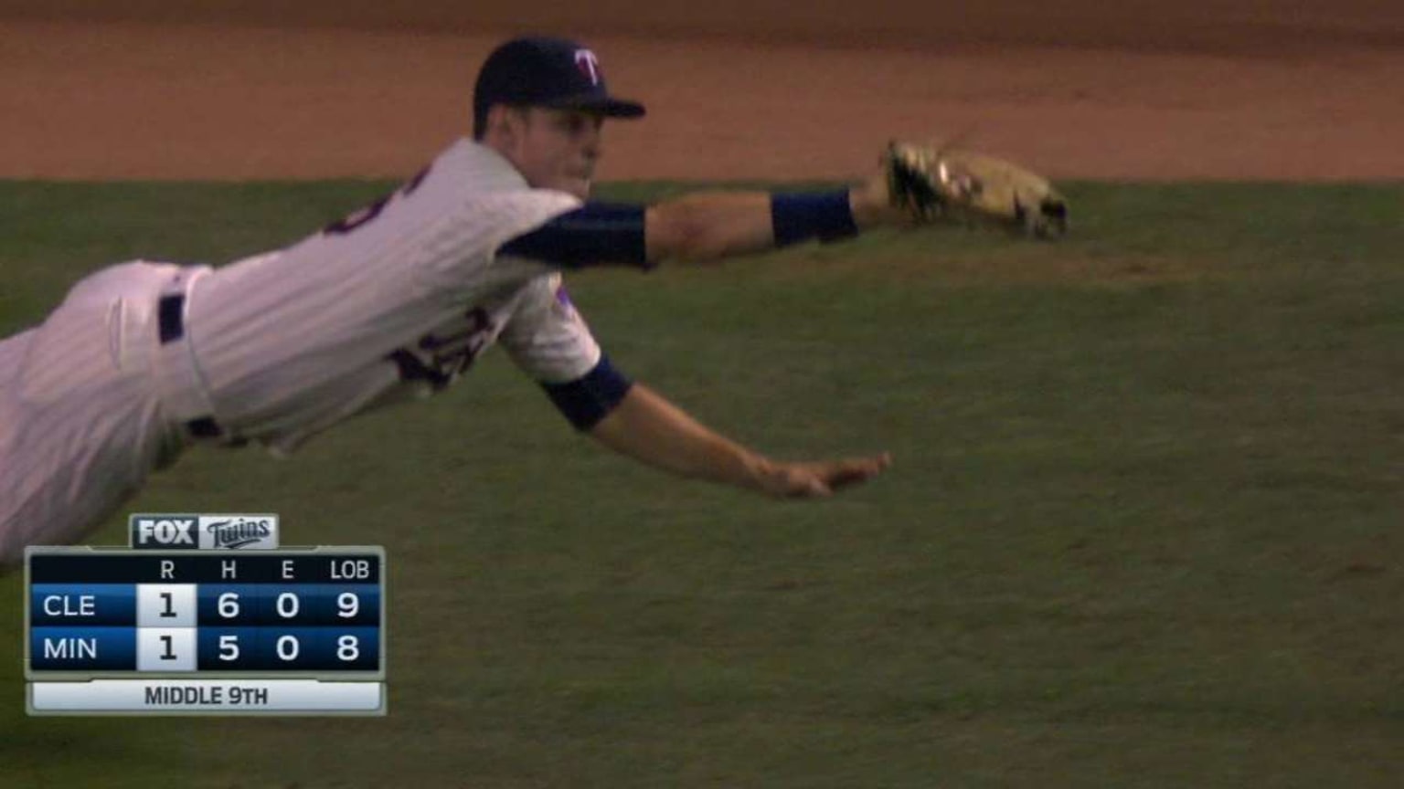 Watch: Minnesota Twins infielder delivers in the clutch against Milwaukee  Brewers All-Star closer