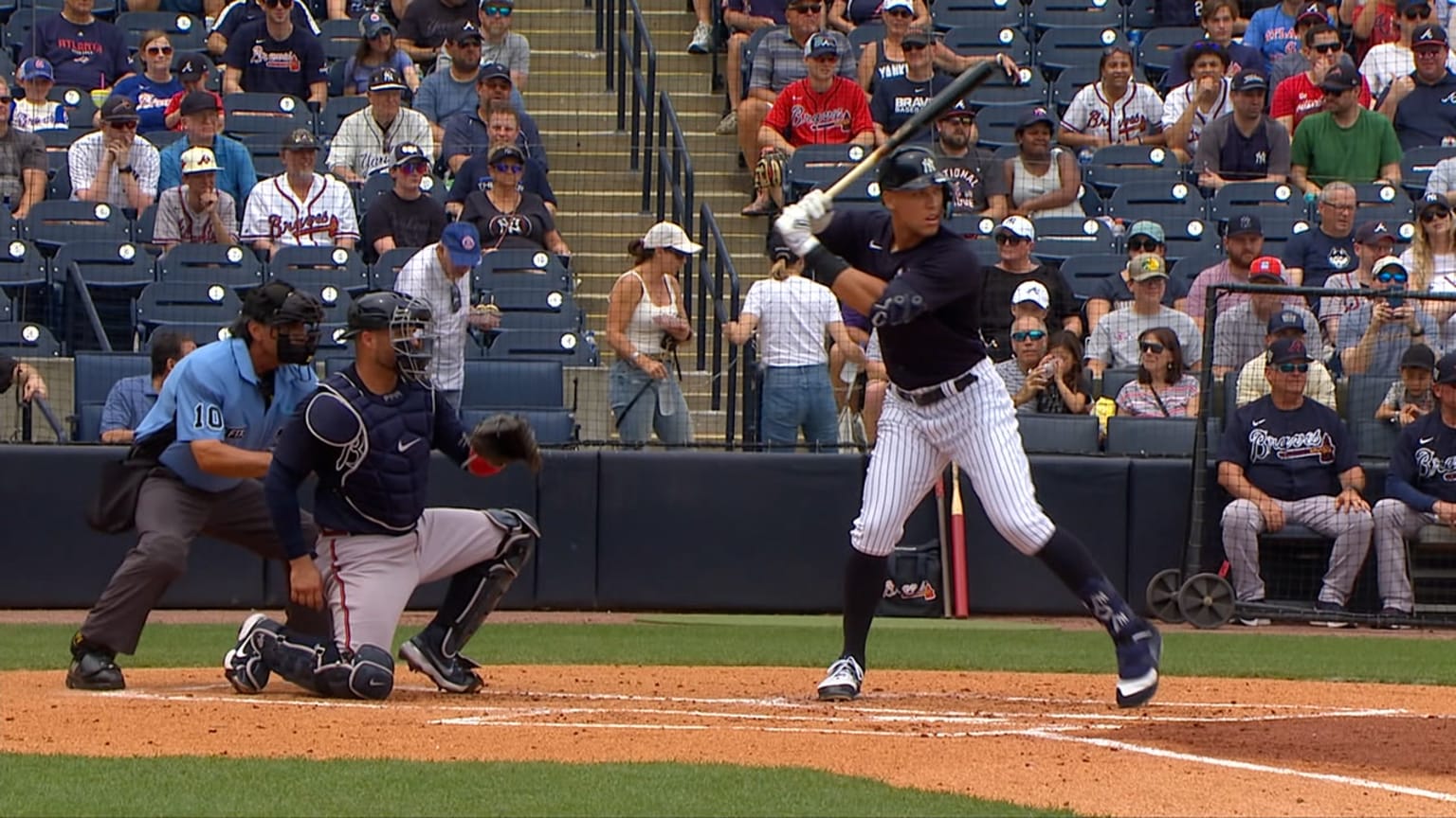Aaron Judge crushes a solo home run to right field | 04/02/2022 | Texas ...