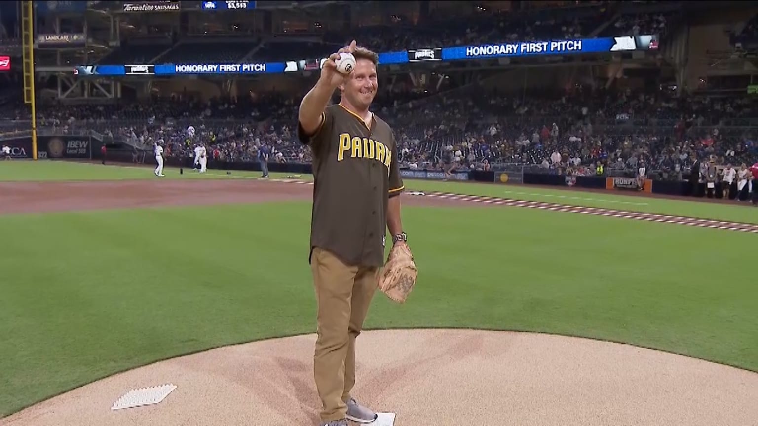 9/25/19: Honorary Pitch: Phil Senescall | 25/09/2019 | Los Padres de ...