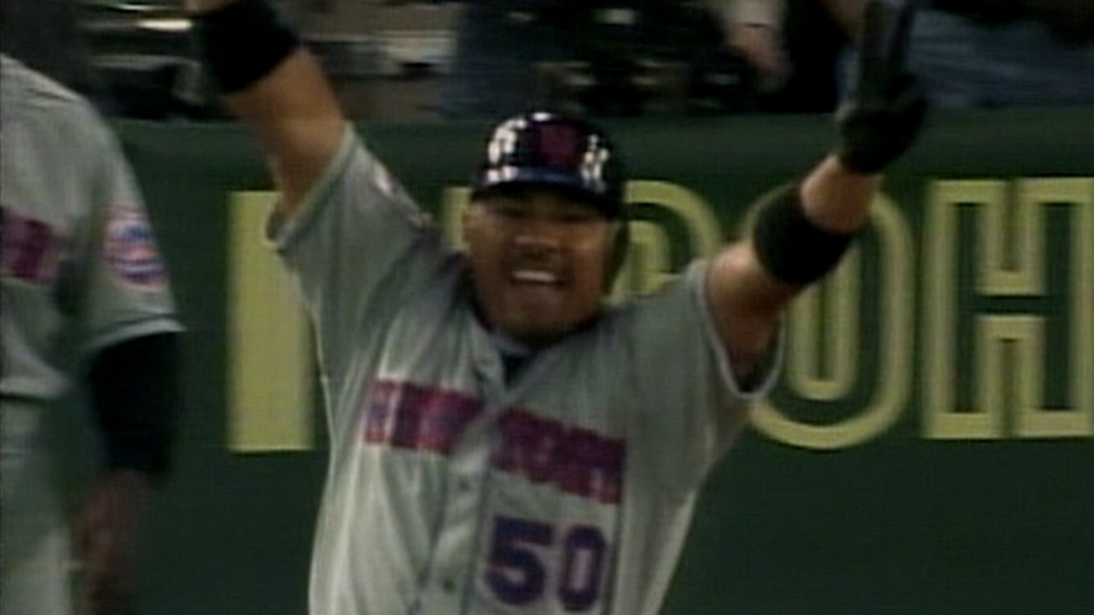 Agbayani's grand slam lifts the Mets 