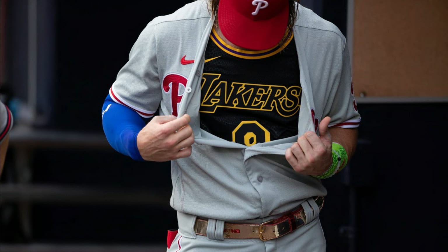 Bryce Harper Rocked Kobe Cleats, Jersey & Wristband For Mamba Tribute, 'My  Hero