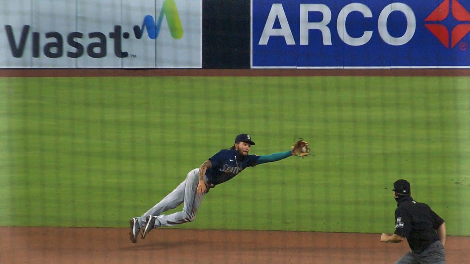 2020 Gold Glove Winner: J.P. Crawford 