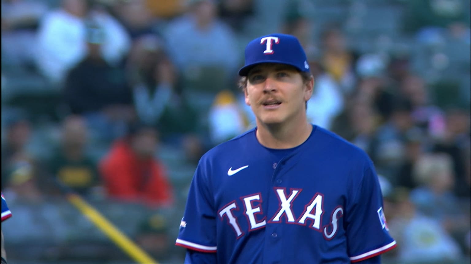 Howard nabs Andrus with sweet barehanded throw | 07/22/2022 | Texas Rangers