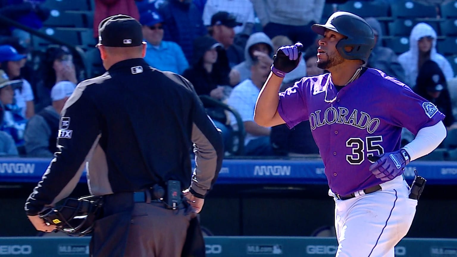 Elias Díaz rips a two-run homer in the 7th inning | 04/10/2022