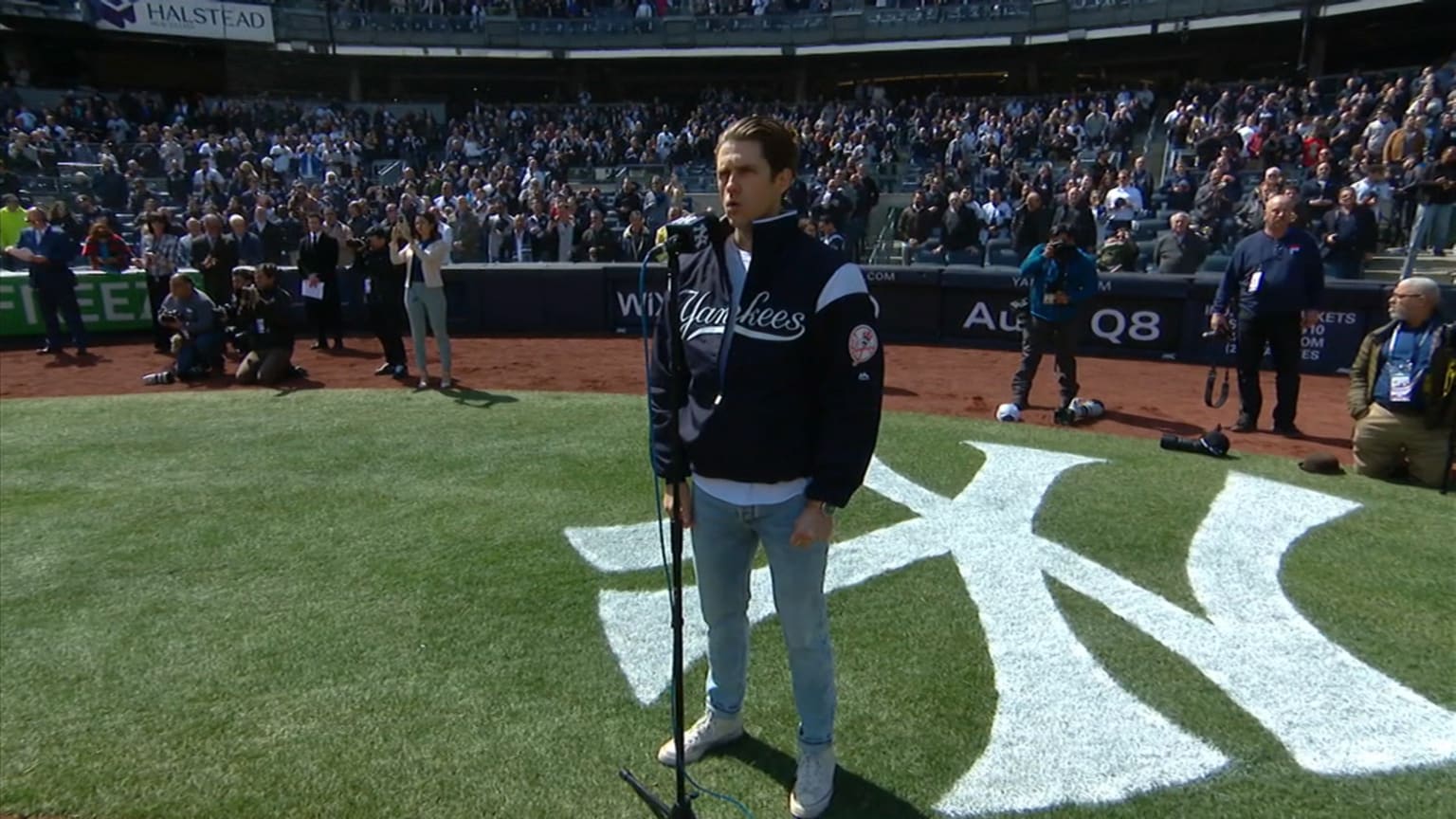 BAL@NYY: Aaron Tveit sings the anthem on Opening Day | 03/28/2019