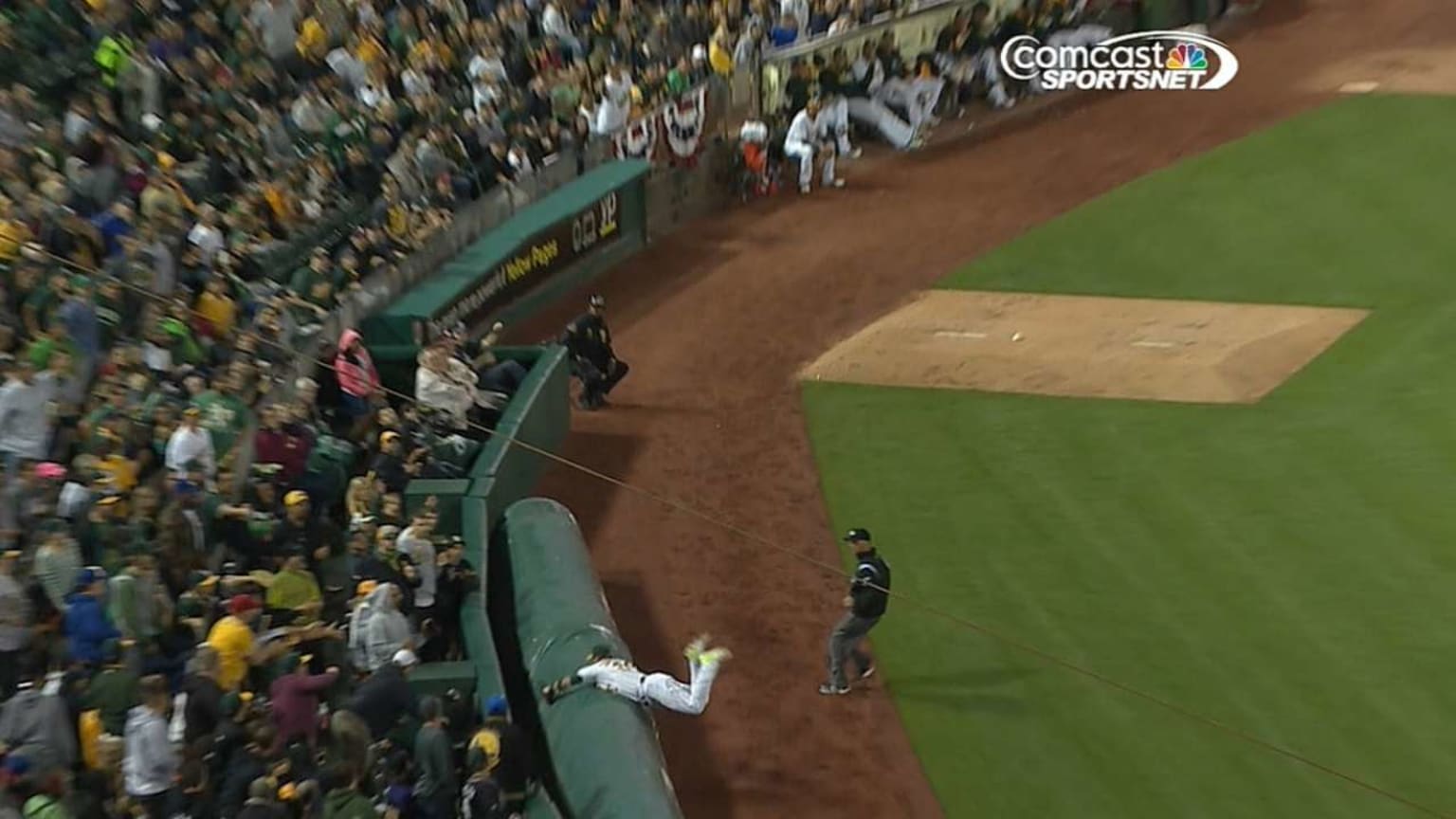 A's Josh Donaldson makes great catch, crashes into tarp (Video)