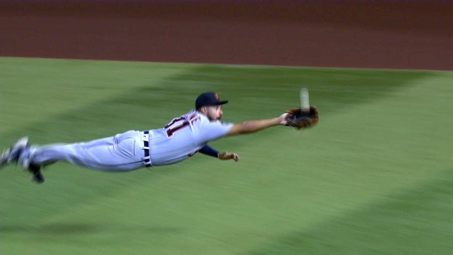 MLB: Detroit Tigers' Riley Greene flies through air to take catch