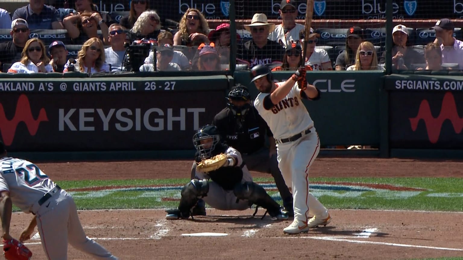Darin Ruf singles home a run in the 3rd inning | 04/08/2022 | San ...