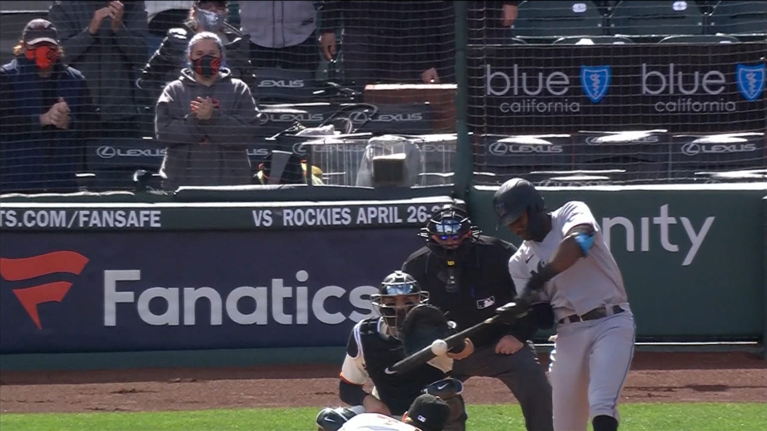 Lewis Brinson's RBI single plates Berti | 04/25/2021 | Baltimore Orioles