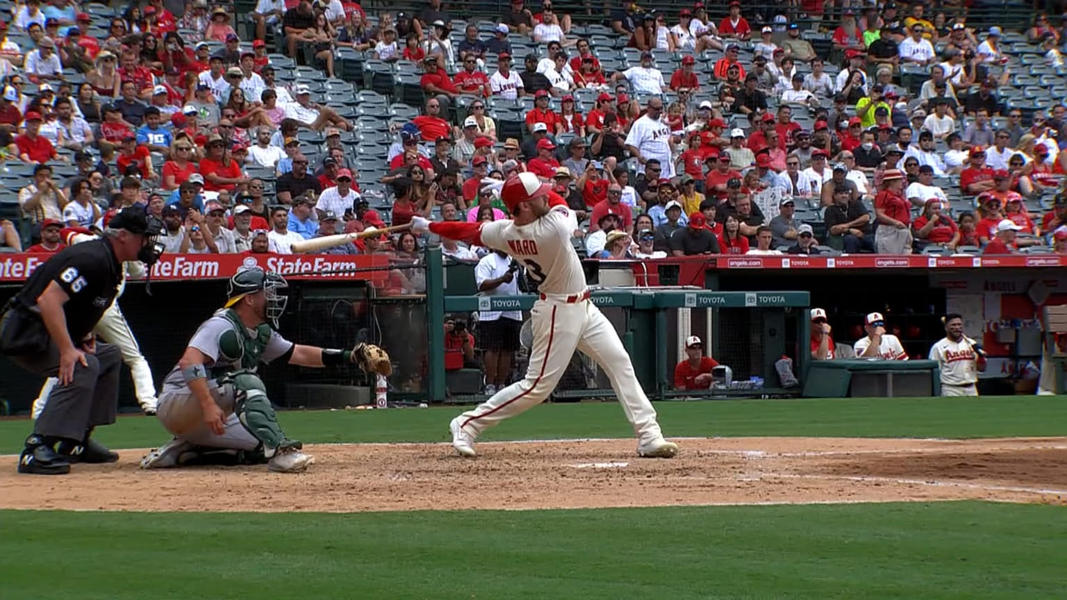 Taylor Ward gives the Halos an insurance run with a solo HR. 7-4 Angels! :  r/baseball