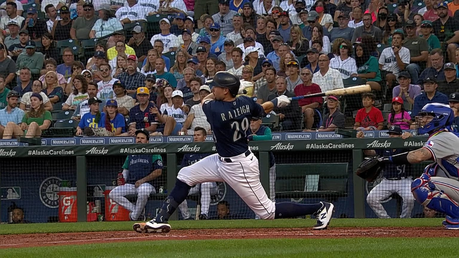 Cal Raleigh ties the game at one with a single | 07/25/2022 | Seattle ...