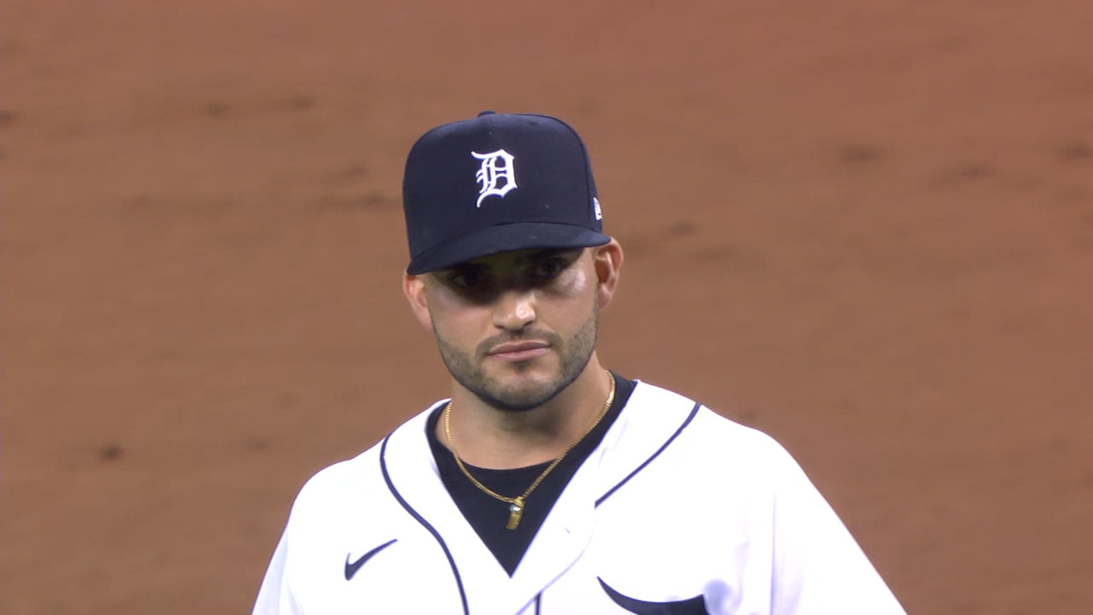Do mlb players wear low top crown hats
