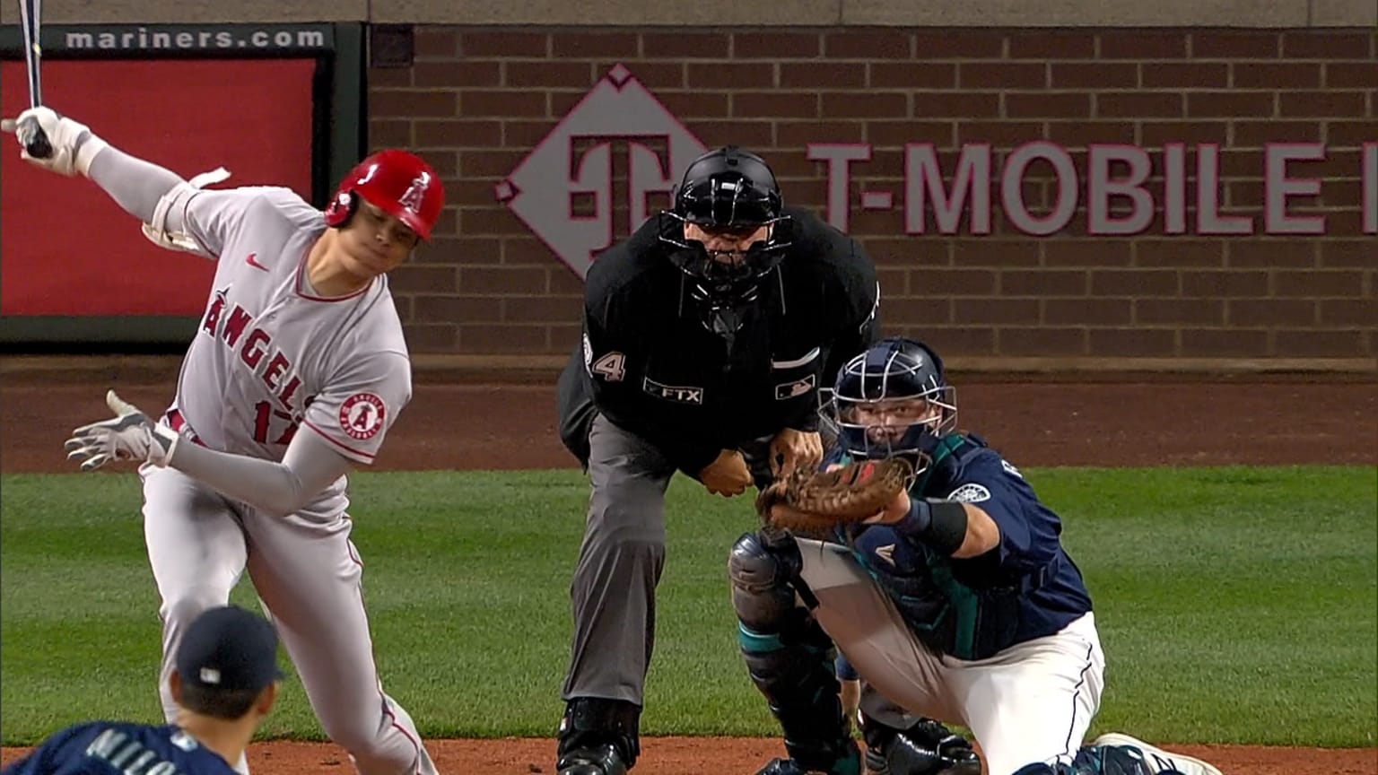 Tommy Milone poncha a Shohei Ohtani tirándole | 18/06/2022 | Los ...