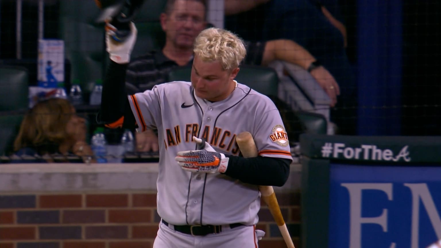 Joc Pederson receives standing O, 06/20/2022