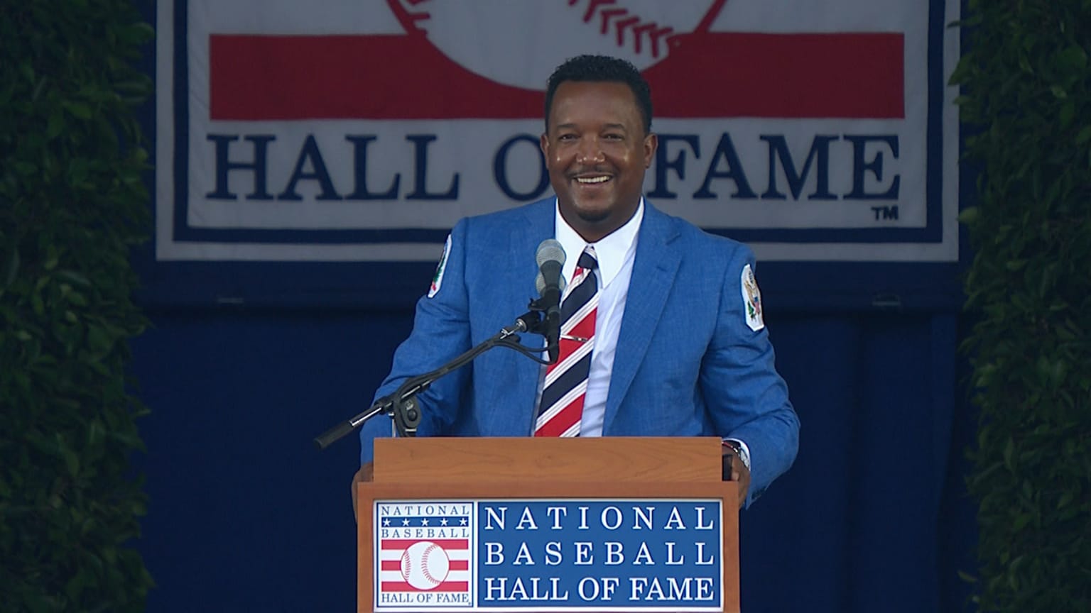 X 上的 Pedro Martinez：「I'm proud to be a World Champion, I'm proud to be a  Hall of Famer, but most importantly, I'm proud to be a Father. It's hard to  imagine how