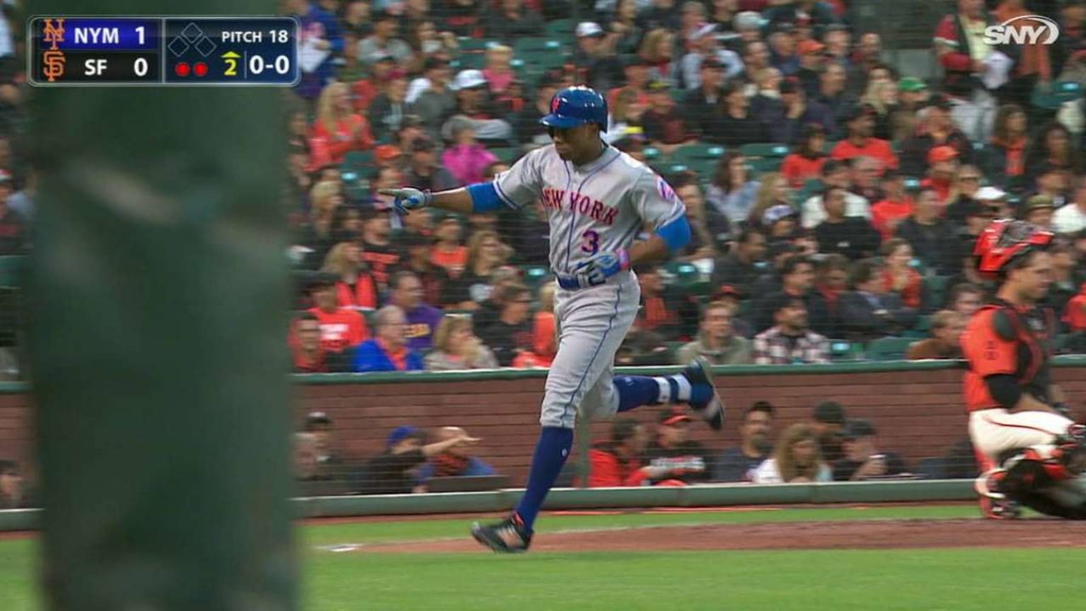 NYM@MIA: Gordon leads the game off with a solo homer 