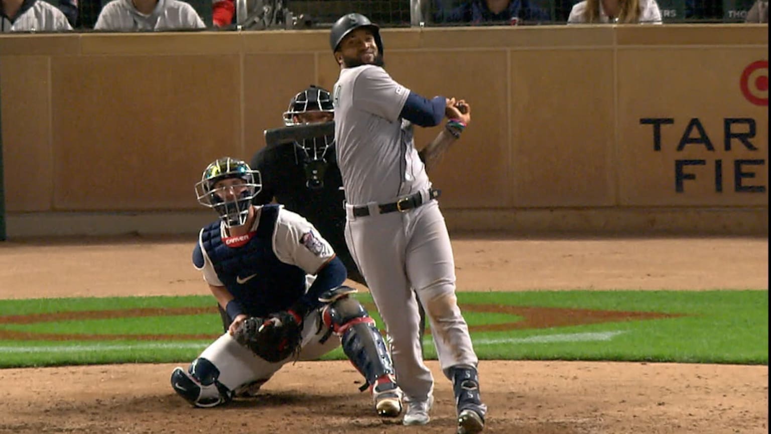 Santana's go-ahead sac fly in 8th | 06122019 | MLB.com