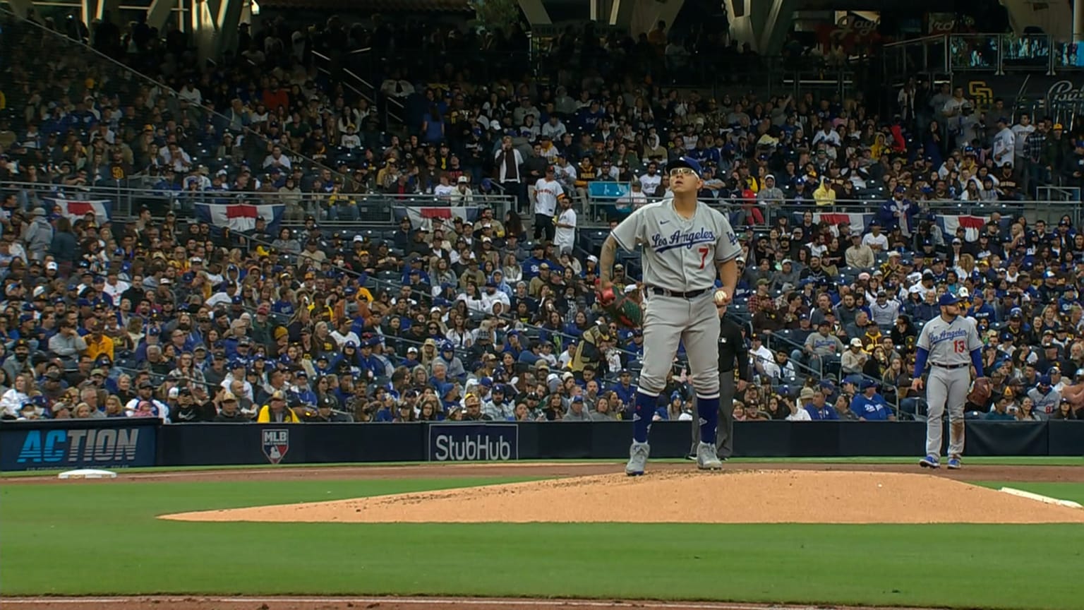 Julio Urías strikes out six, 10/11/2022