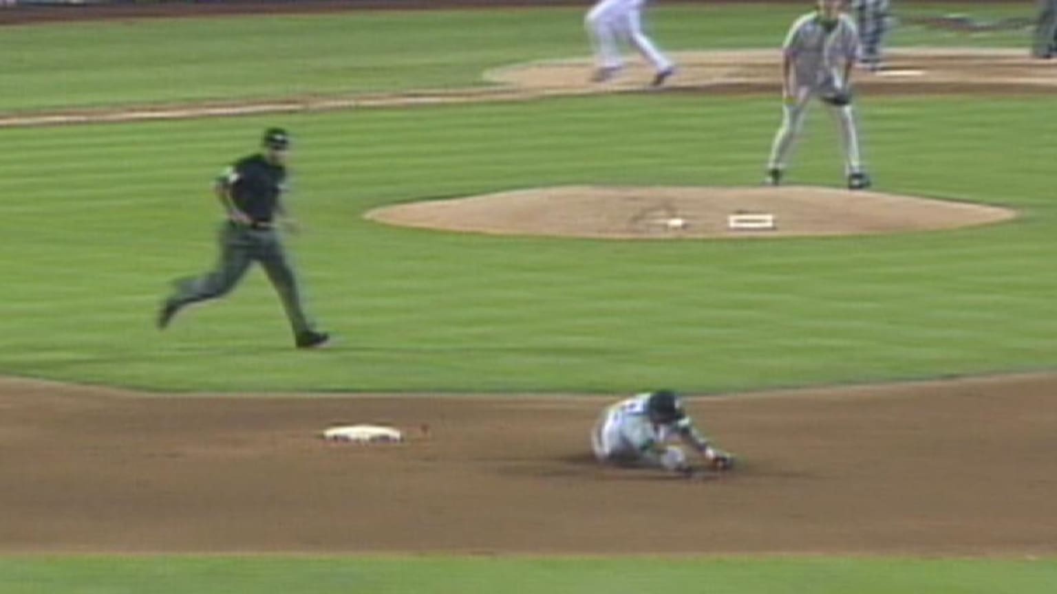2005 ALDS Gm2: Cano robs Molina with diving grab | 10/05/2005 | MLB.com