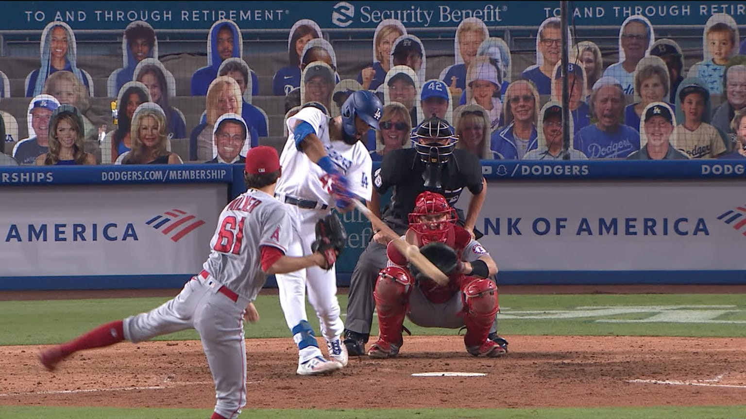 Edwin Ríos lifts a solo home run to center | 09/26/2020 | Los Angeles ...