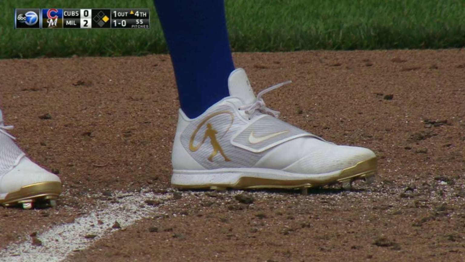 Heyward rocks Griffey Jr. cleats, 07/24/2016