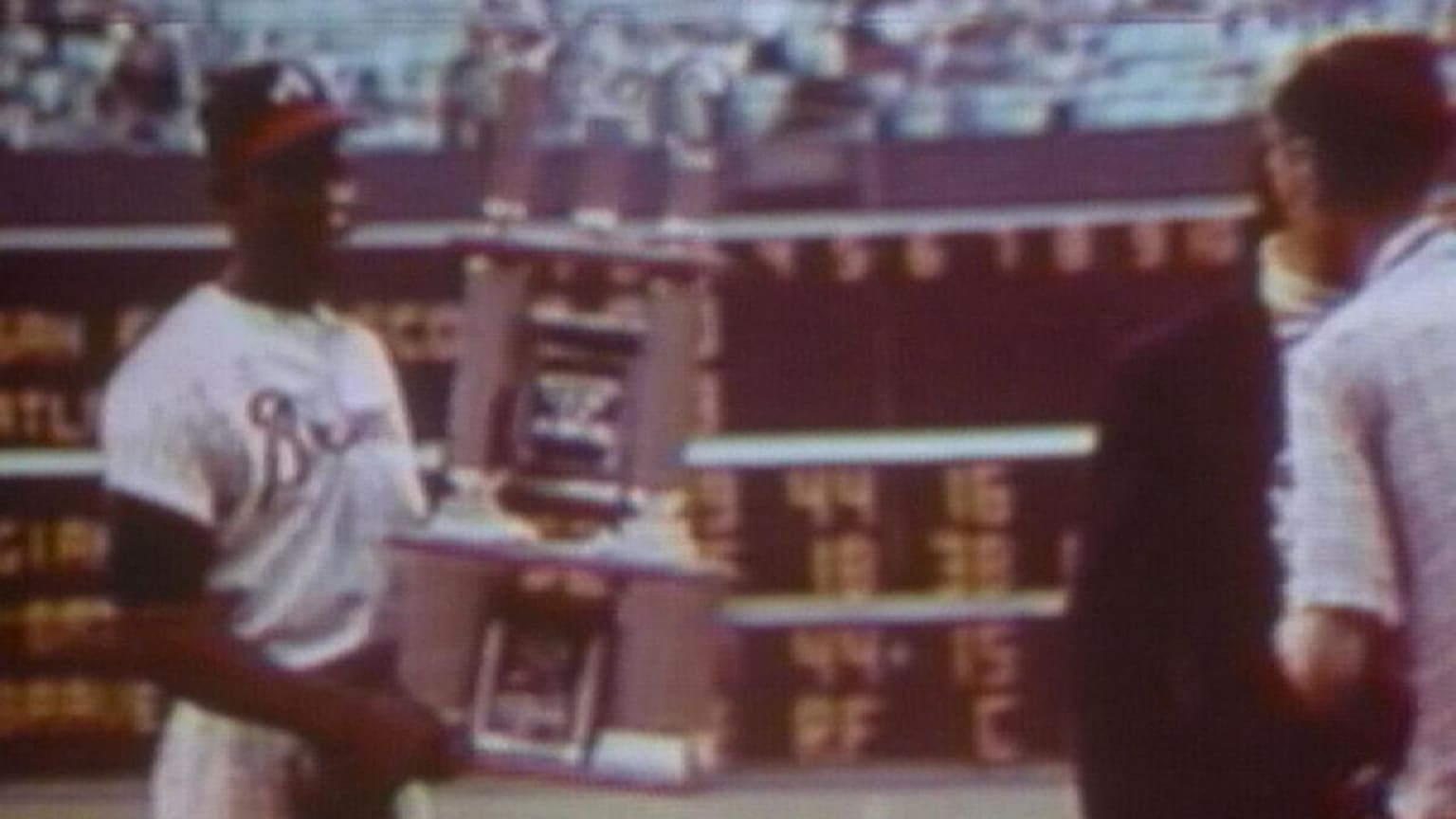 SF@ATL: Aaron hits career homer No. 500 07/14/1968 MLB