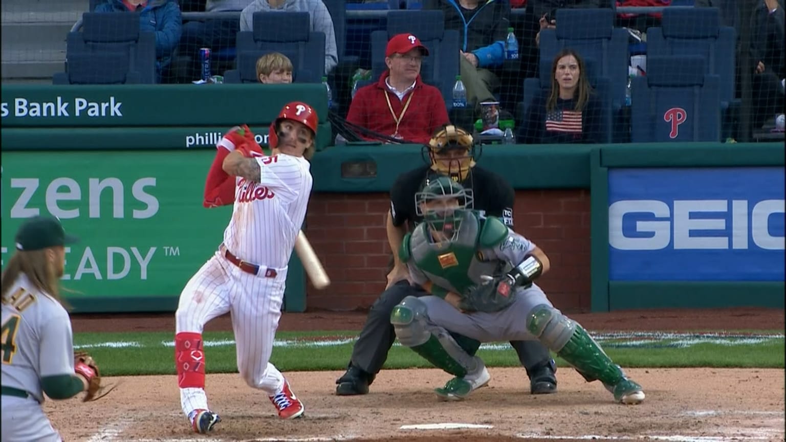 Bryson Stott smashes his first RBI with the Phillies | 04/08/2022