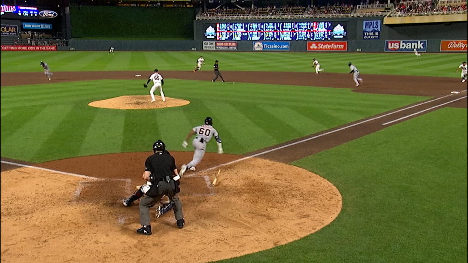 Akil Baddoo's game-tying RBI | 08/02/2022 | MLB.com
