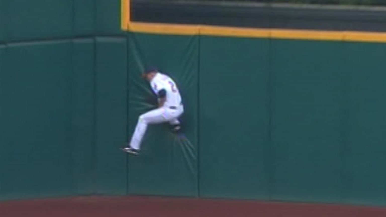 Fan yells perfectly timed heckle at Grady Sizemore (2010) : r/baseball