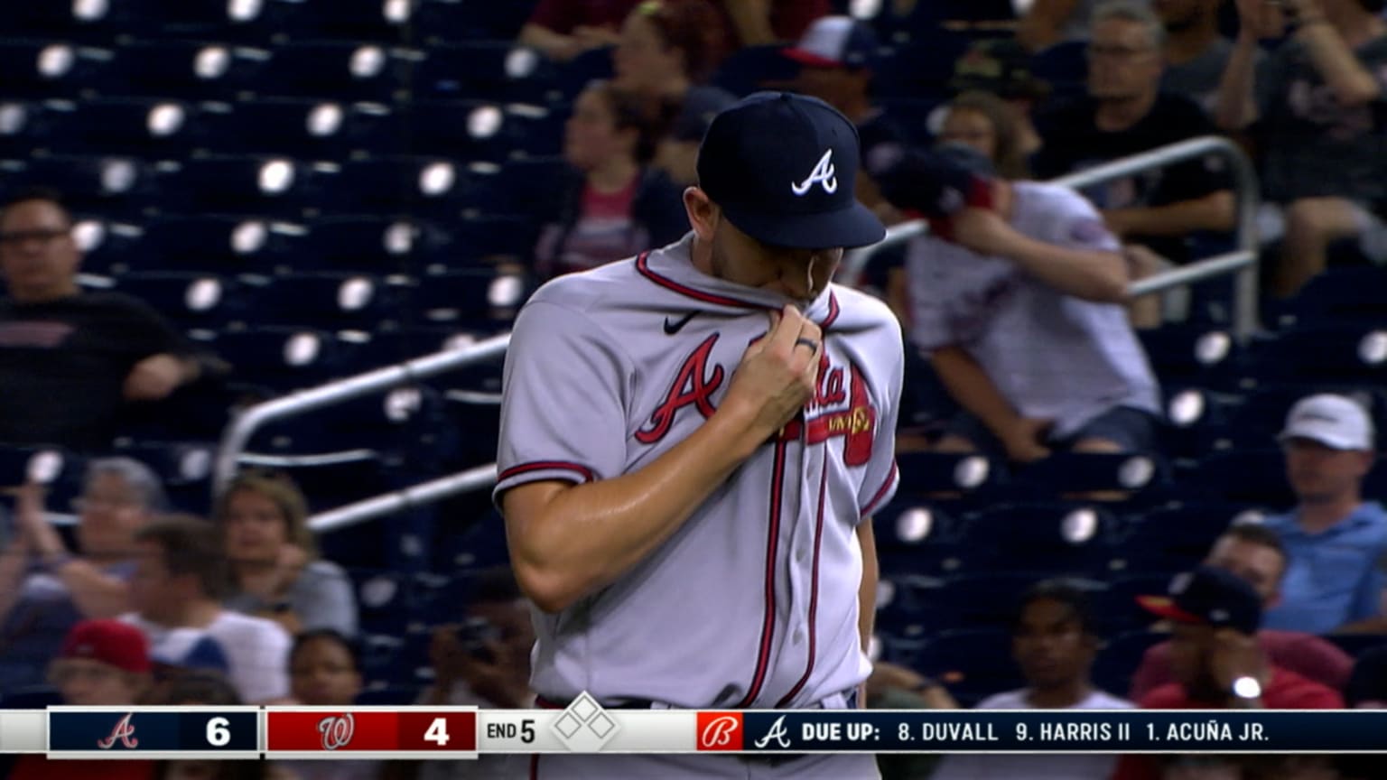 Dylan Lee keeps lead intact in the 5th inning 06/13/2022 Atlanta Braves
