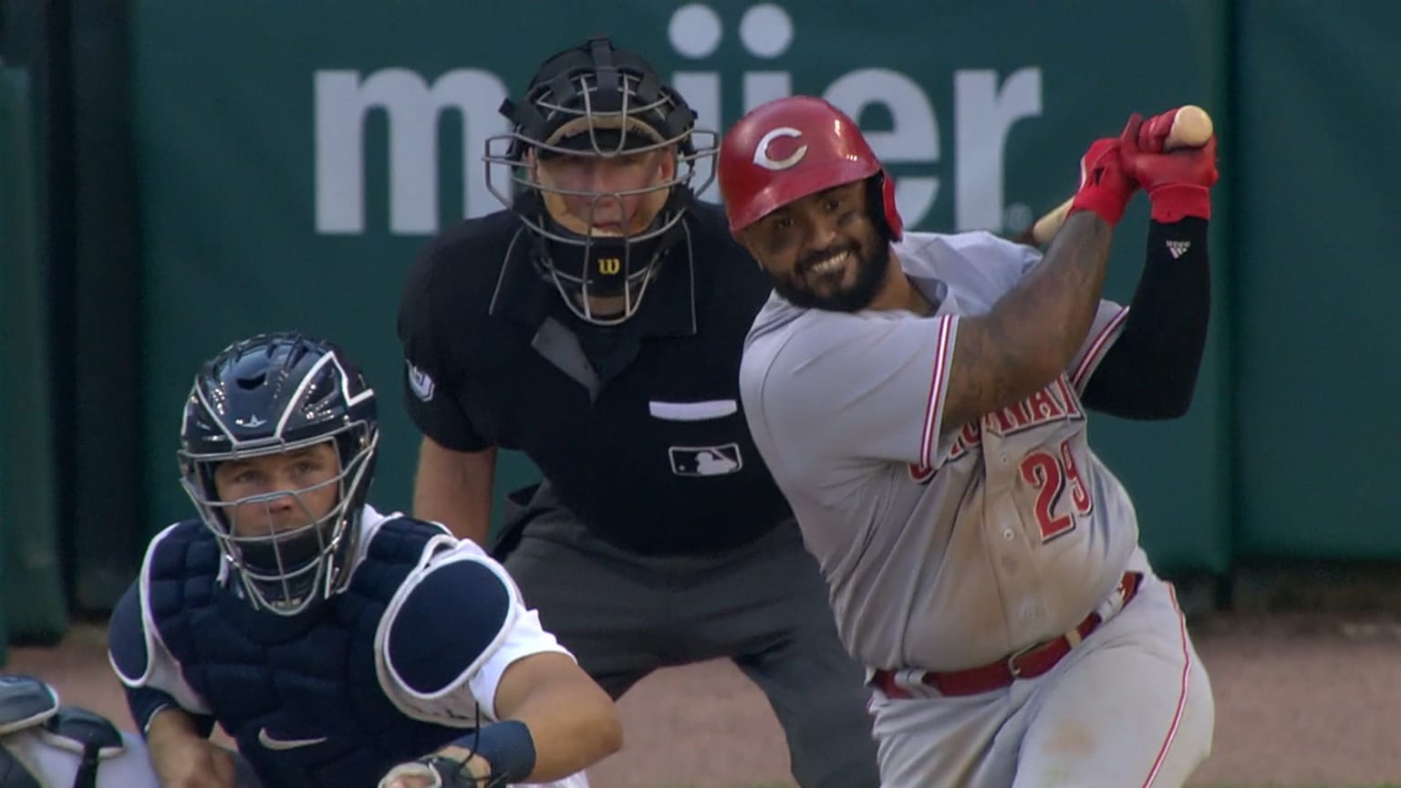 Christian Colon's two-run single put the Reds up 4-0 | 08/02/2020 ...
