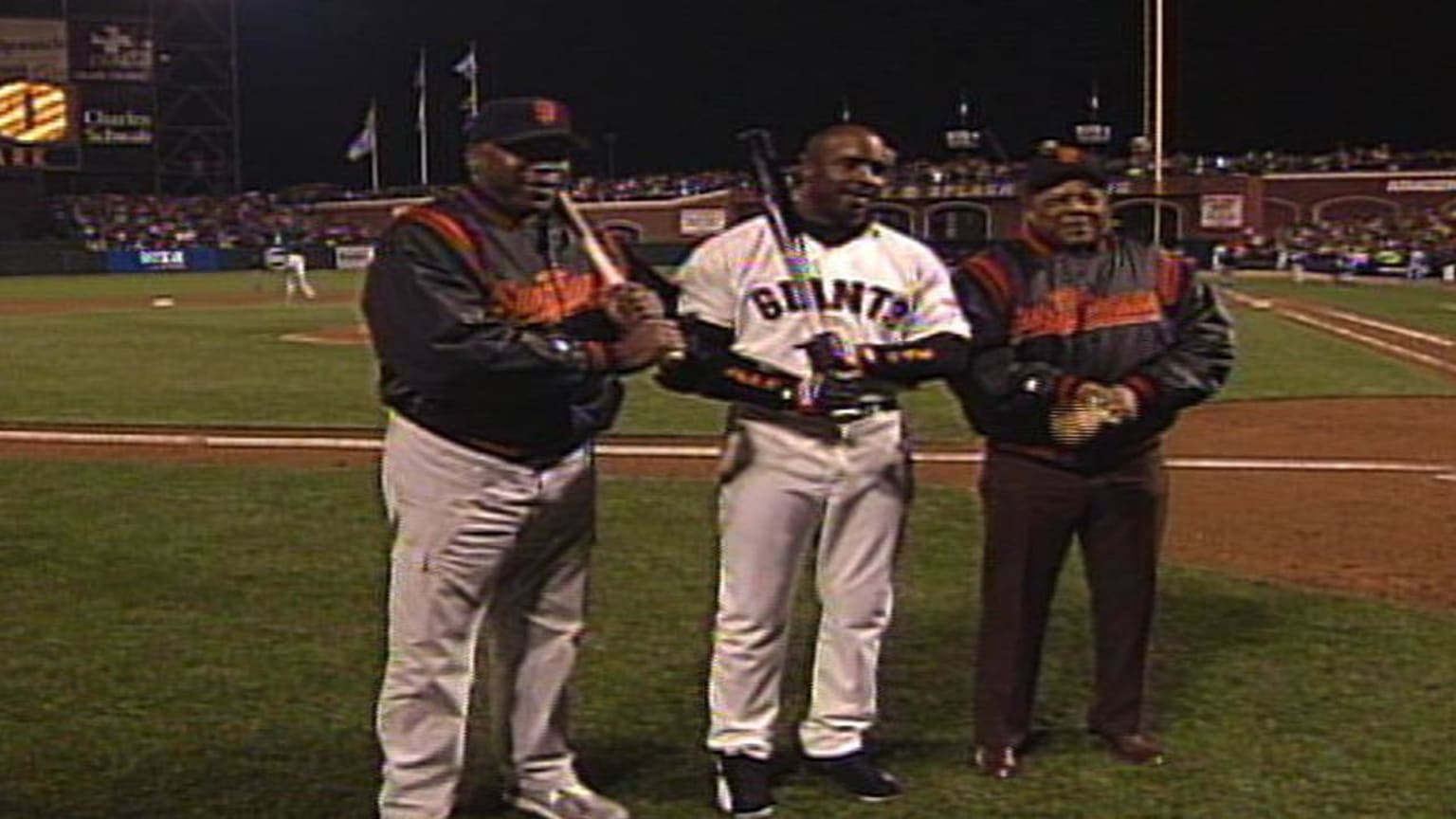 TSN Archives: Barry Bonds' 71 homers are a lot, how about 755? (Oct. 8,  2001)