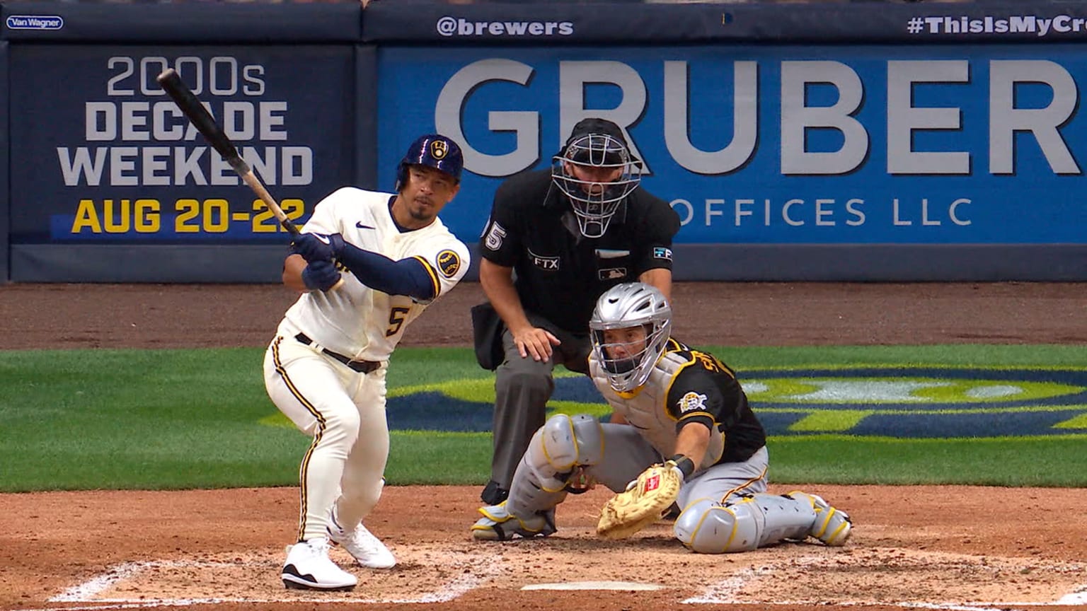 Eduardo Escobar's RBI triple 08/02/2021 Milwaukee Brewers