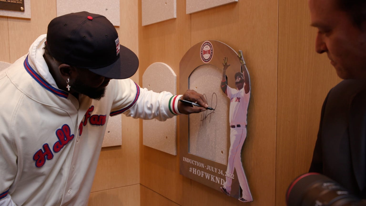 Headed to the Hall: David Ortiz tours Cooperstown