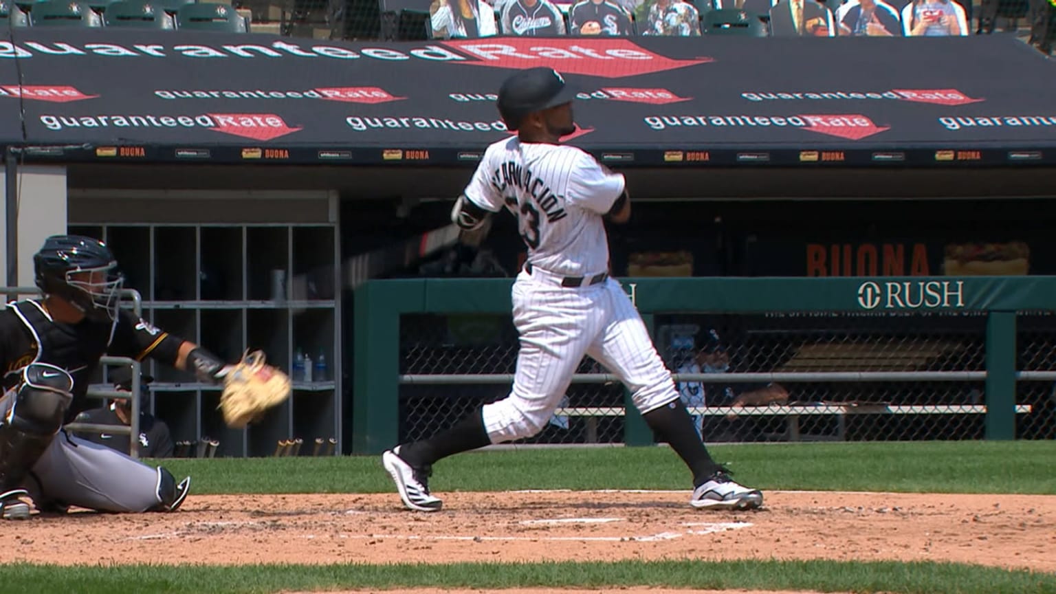 Edwin Encarnación's solo home run 08/26/2020 Cincinnati Reds