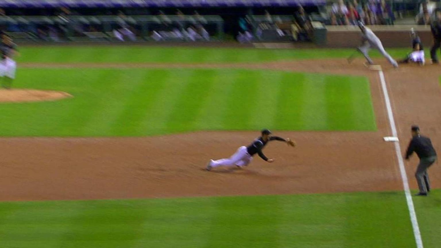 SF@COL: Arenado dives, throw for a slick play 