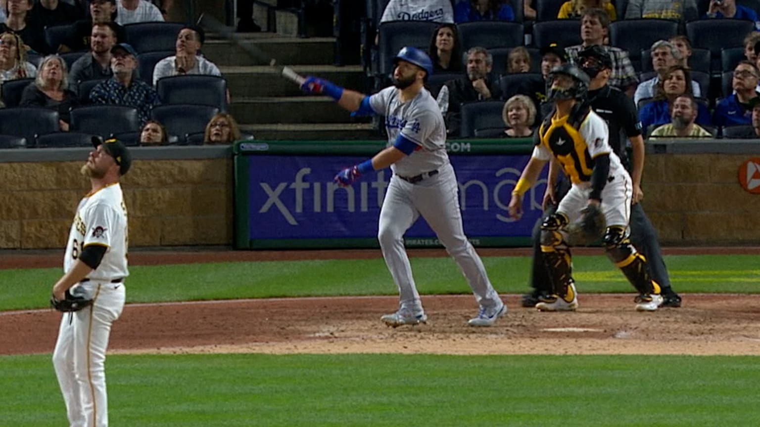 Edwin Ríos crushes a two-run homer to right field | 05/10/2022 | Los ...