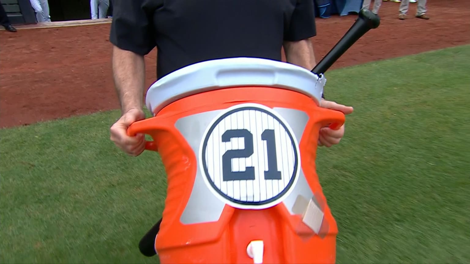 o-neill-presented-with-water-cooler-08-21-2022-new-york-yankees
