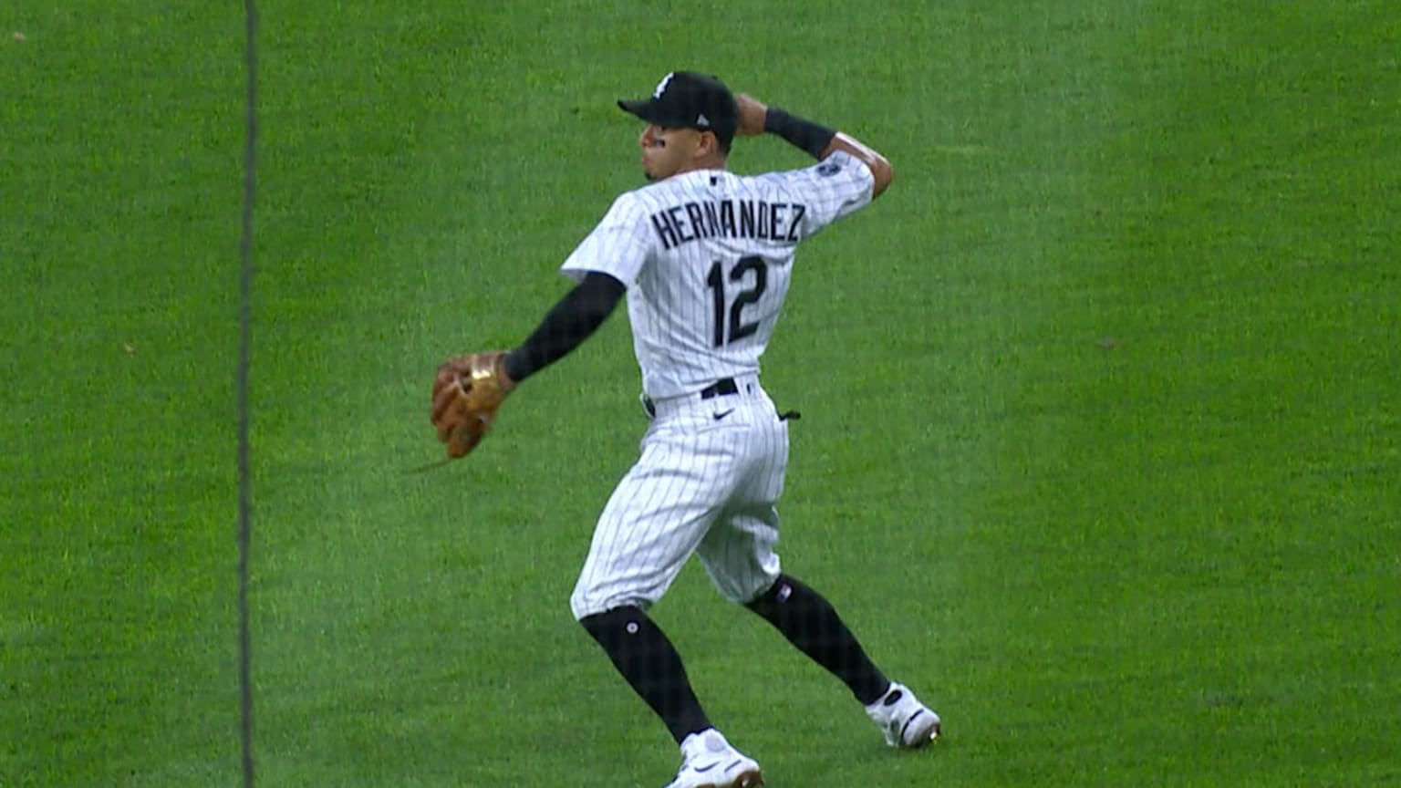 Cesar Hernandez's smooth stop | 08/04/2021 | Chicago White Sox