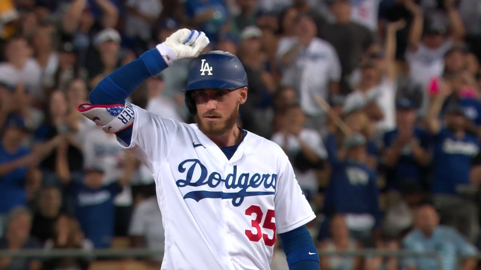Bellinger smacks a double to right, plates two runs | 08/05/2022 | MLB.com