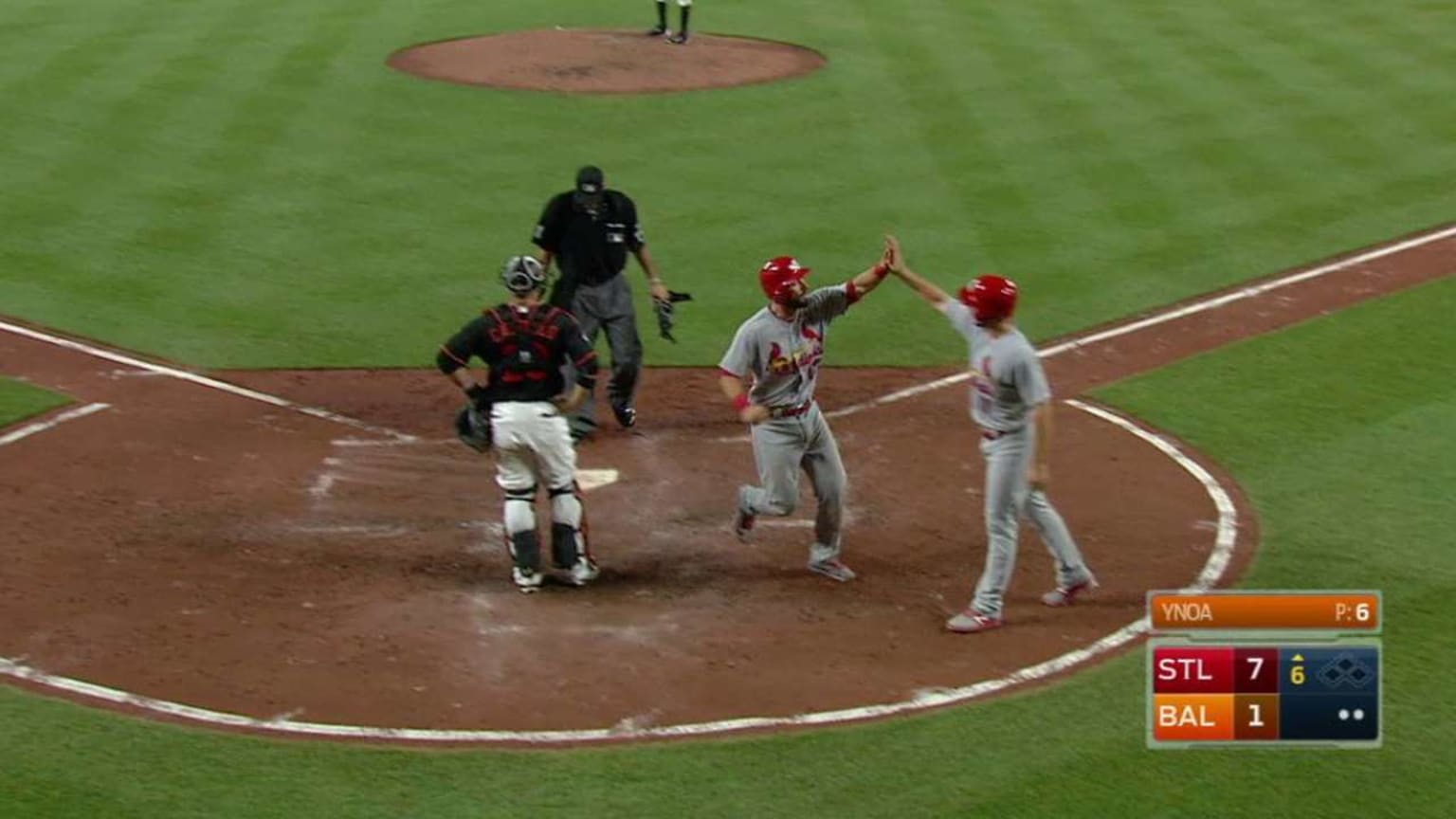 For first time as a visitor in the place he called home, Matt Carpenter  draws thunderous ovation from Busch Stadium crowd