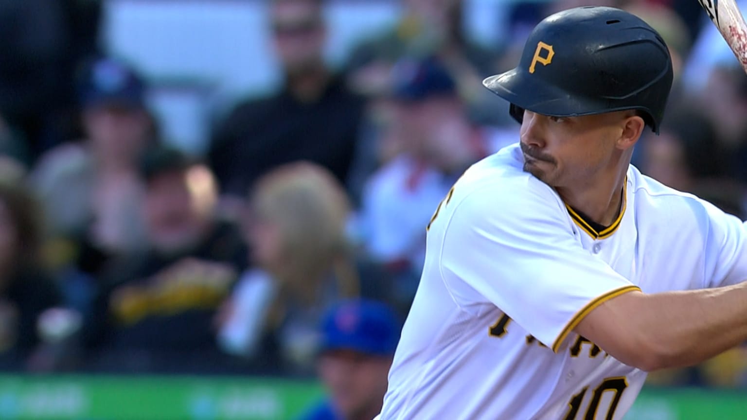 Bryan Reynolds hammers a solo homer to right-center | 04/12