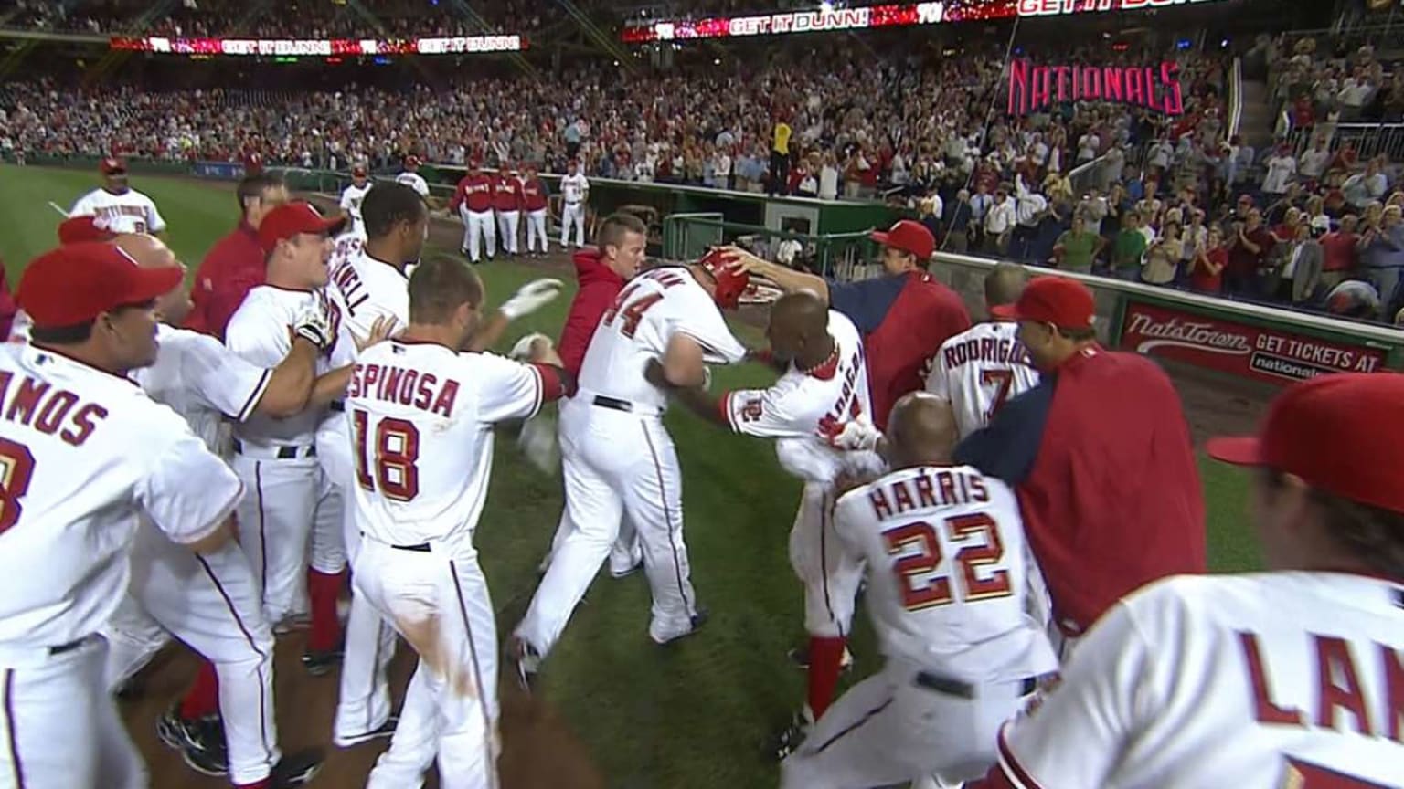 Dunn's 40th homer of season, 09/27/2008