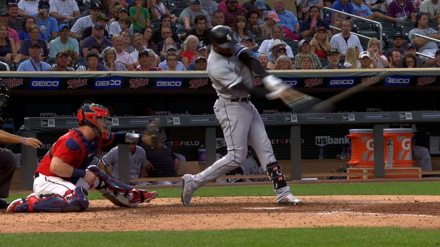 WOW! Luis Robert with a BIG grand slam.