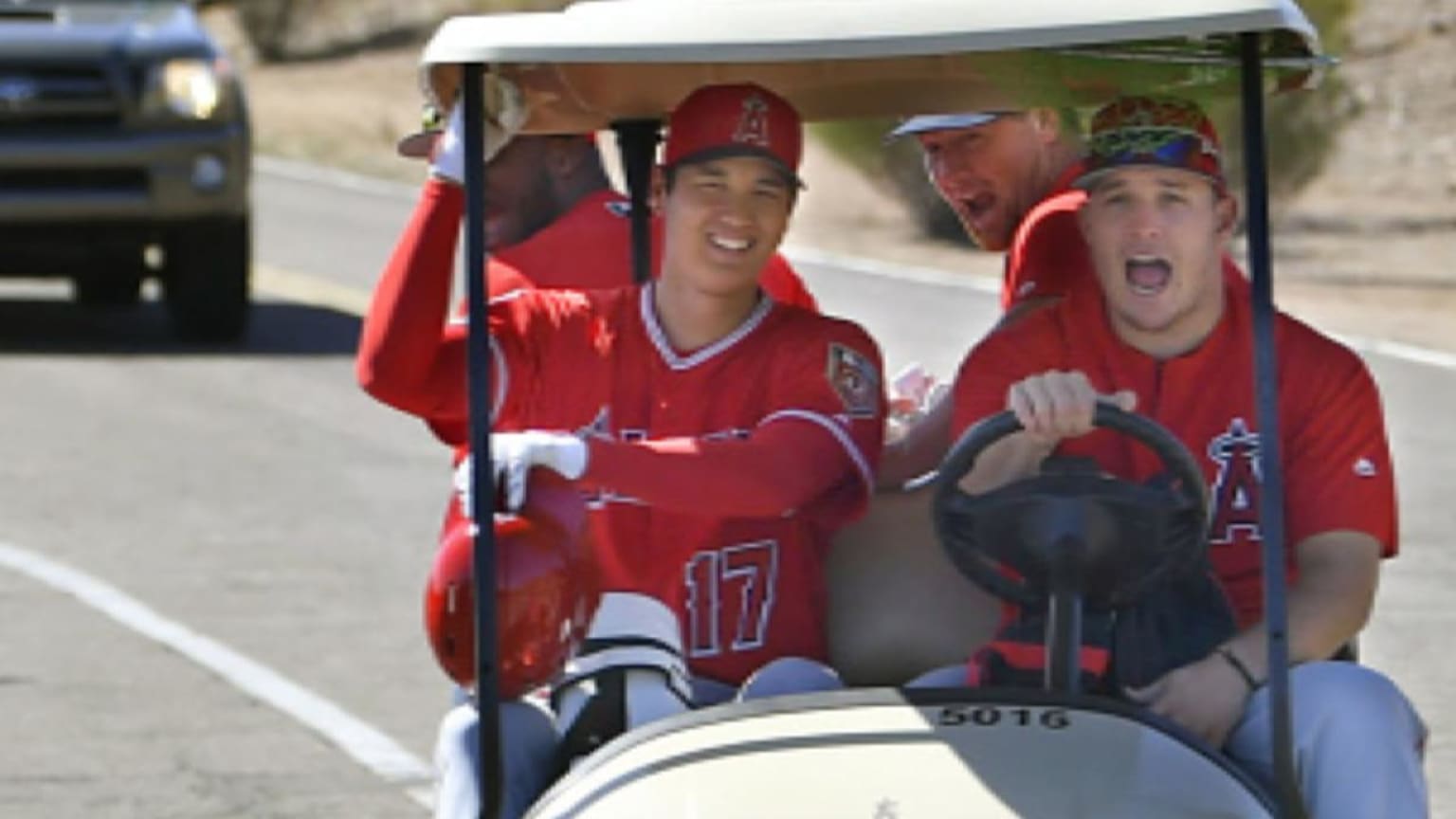 Ohtani & Trout's golf cart ride, 02/22/2018