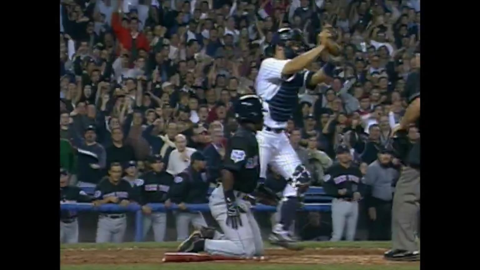 Jeter's relay throw gets out at home in the 2000 | 01/14/2020 | New ...