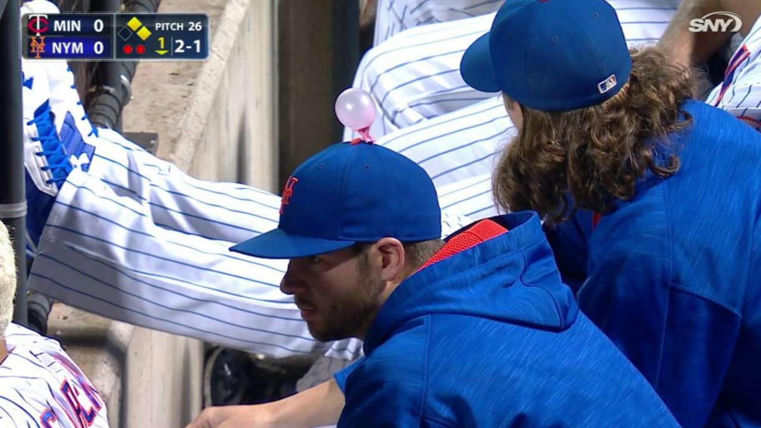 MIN NYM: Teammates pull gum prank on Plawecki 09/16/2016 San