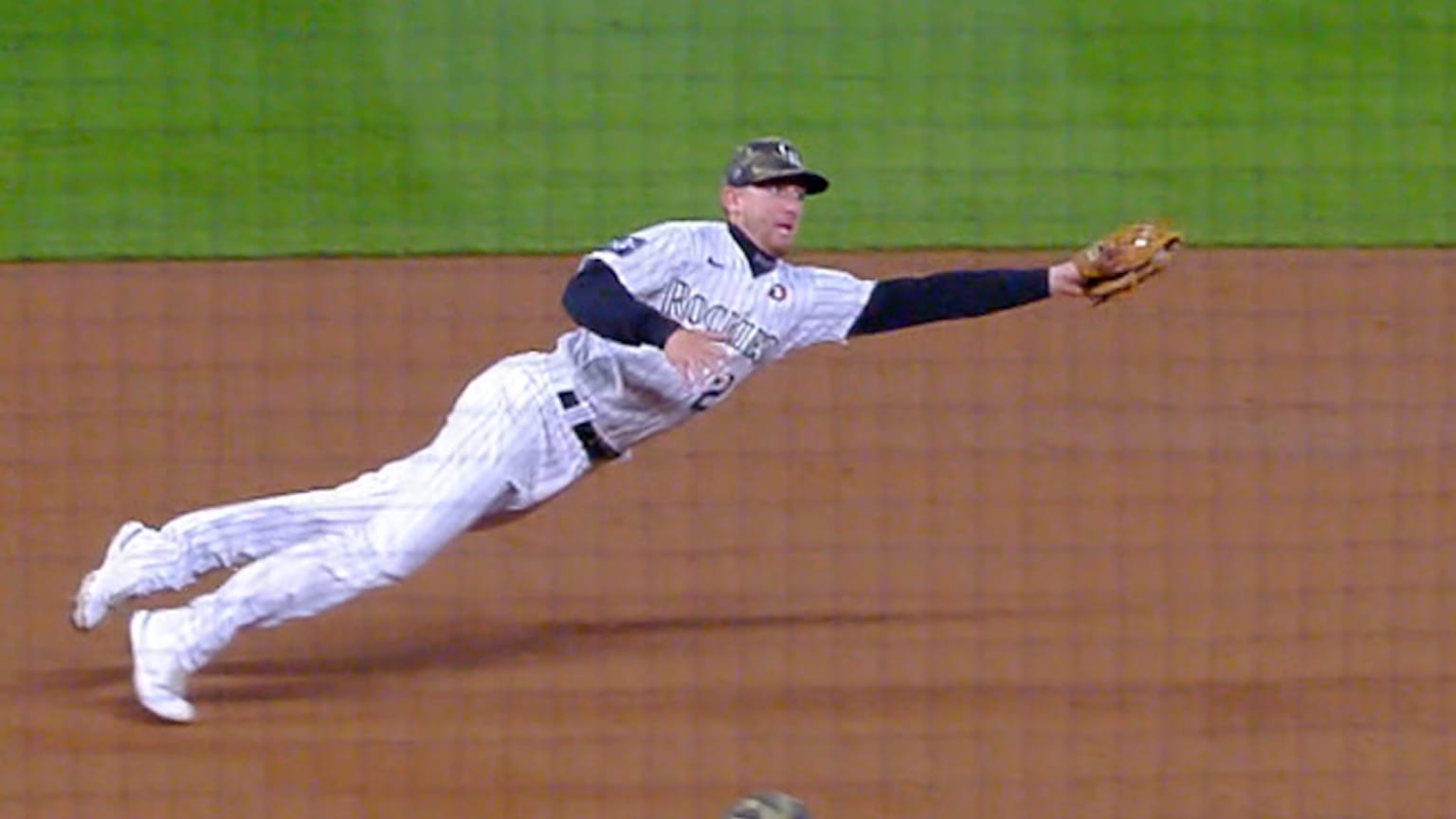 Ryan McMahon's diving play 05/15/2021