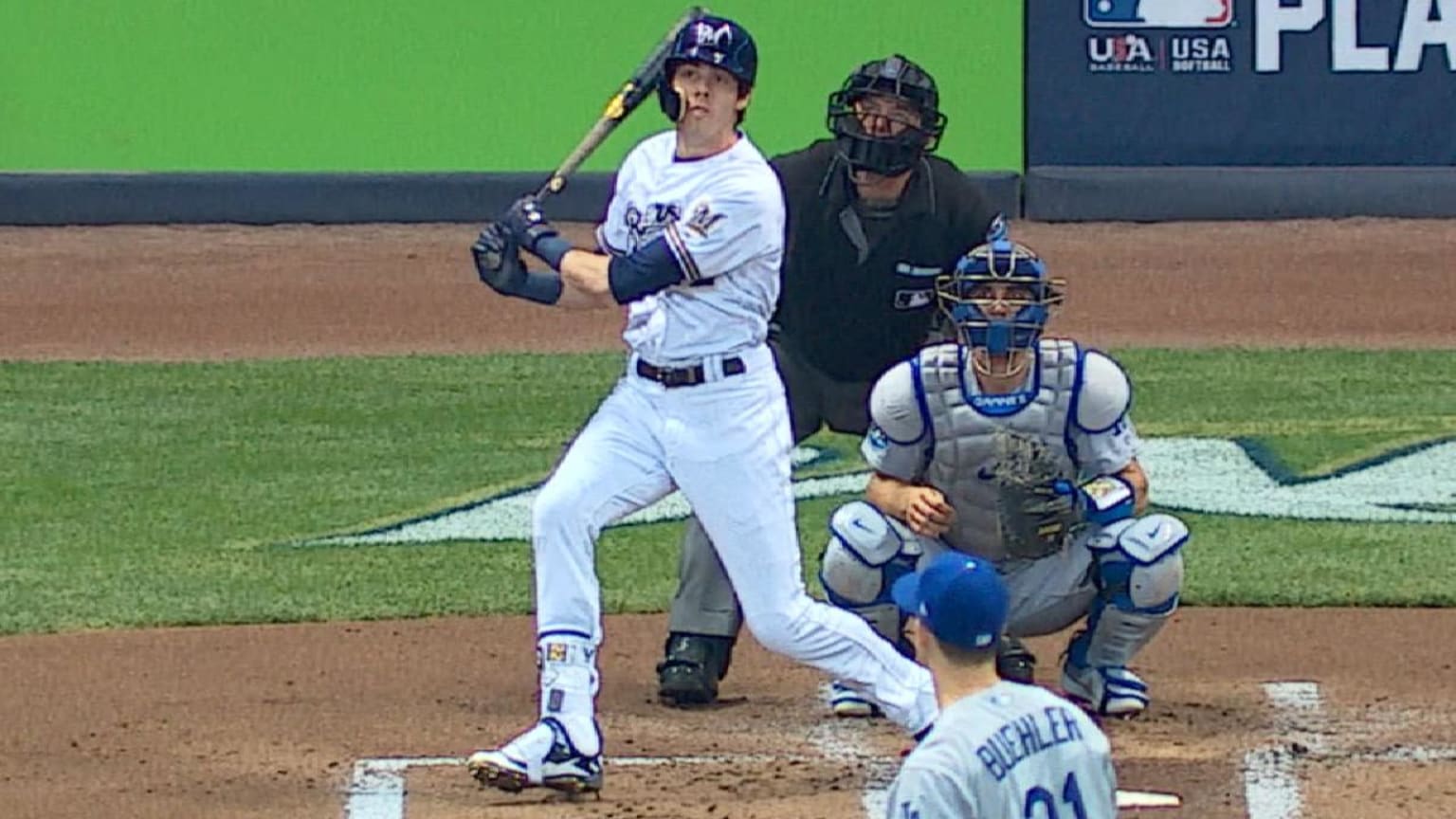 Yelich prenda la pizarra 20/10/2018 Los Brewers de Milwaukee