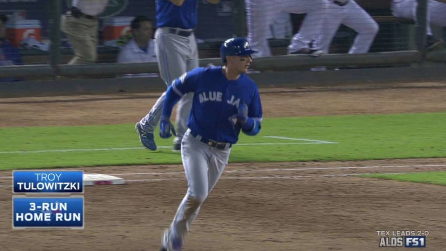 TOR@TEX Gm3: Tulo hits a three-run shot to left field | 10/11/2015 ...